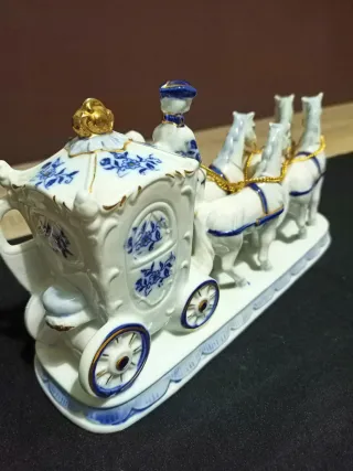 Figura Carruaje Victoriano de Porcelana EIHO