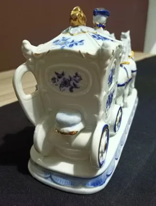 Figura Carruaje Victoriano de Porcelana EIHO