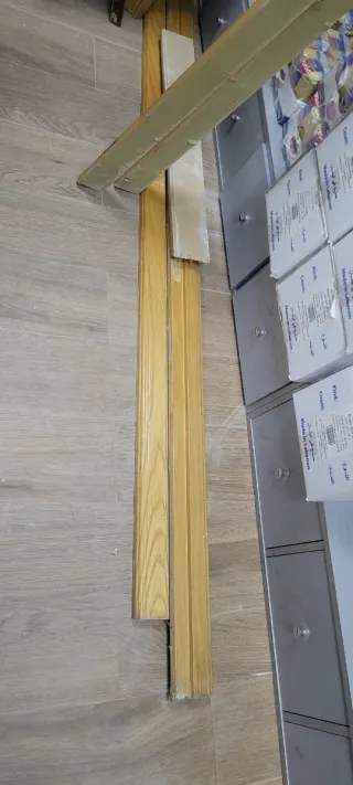 Puerta de madera con cierre 72 cm