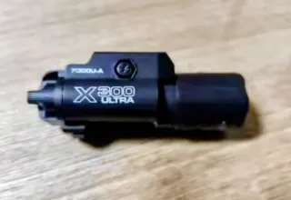 Linterna Táctica X300 Ultra