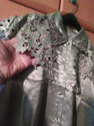 Blusa T-M tacto seda verde botella