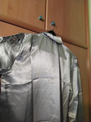 Blusa T-M tacto seda verde botella