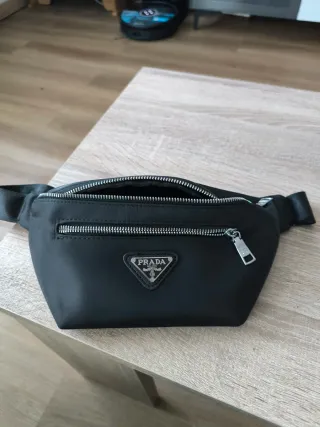 Riñonera Prada Nylon Negra