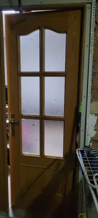 Puerta de madera con cristal 72cm