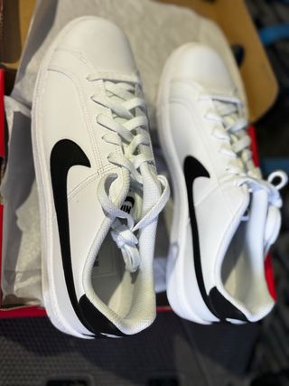 Zapatillas Nike Talla 42 Blancas y Negras