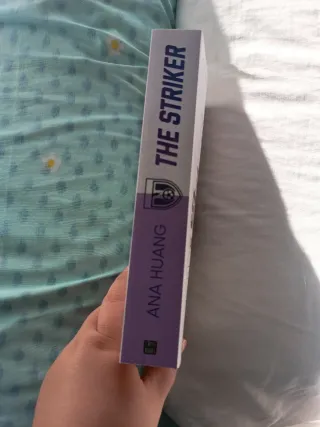 The striker. Los polos opuestos se atraen