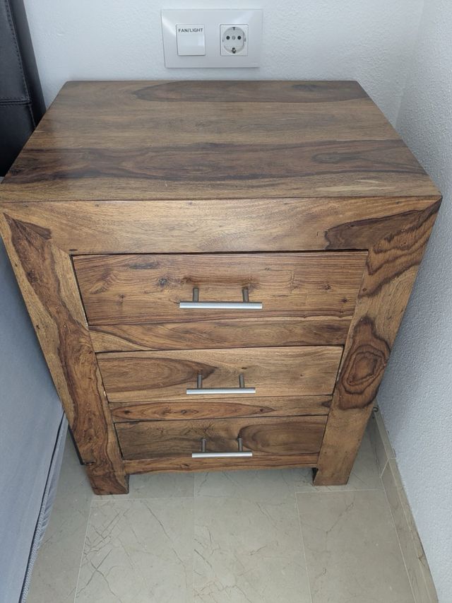 Coppia di Comodini in Legno Rustico Massiccio