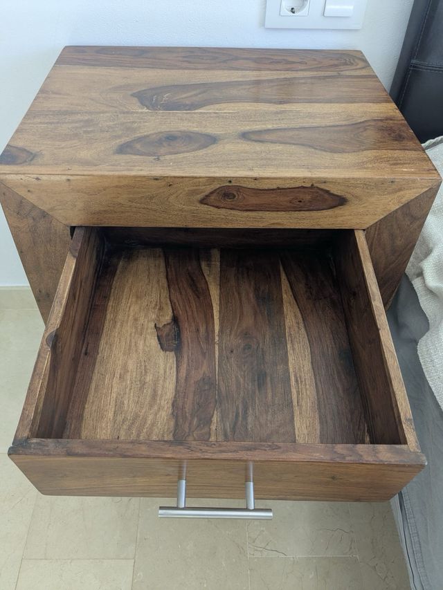 Coppia di Comodini in Legno Rustico Massiccio