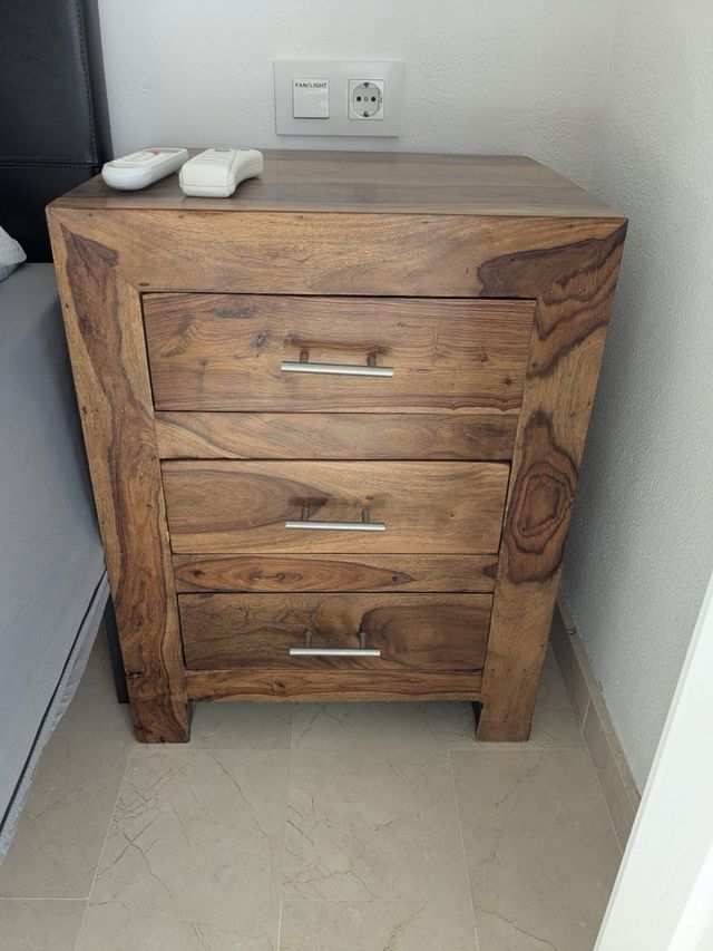 Coppia di Comodini in Legno Rustico Massiccio