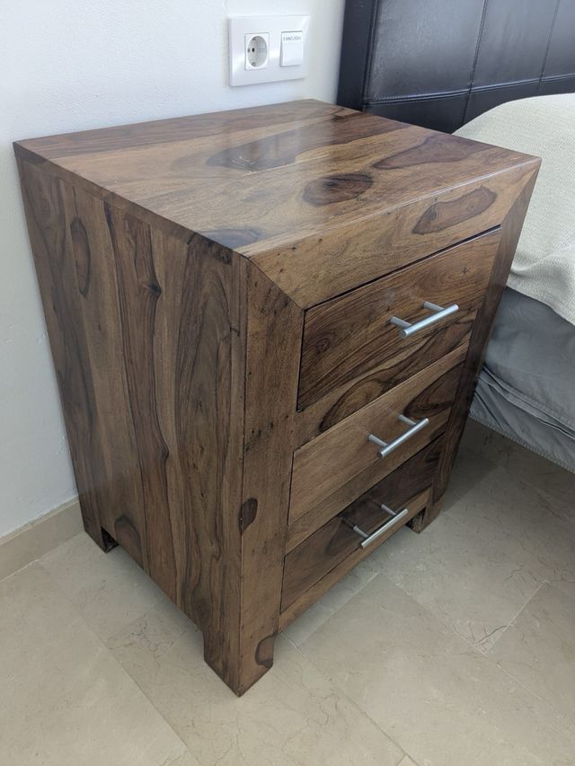 Coppia di Comodini in Legno Rustico Massiccio