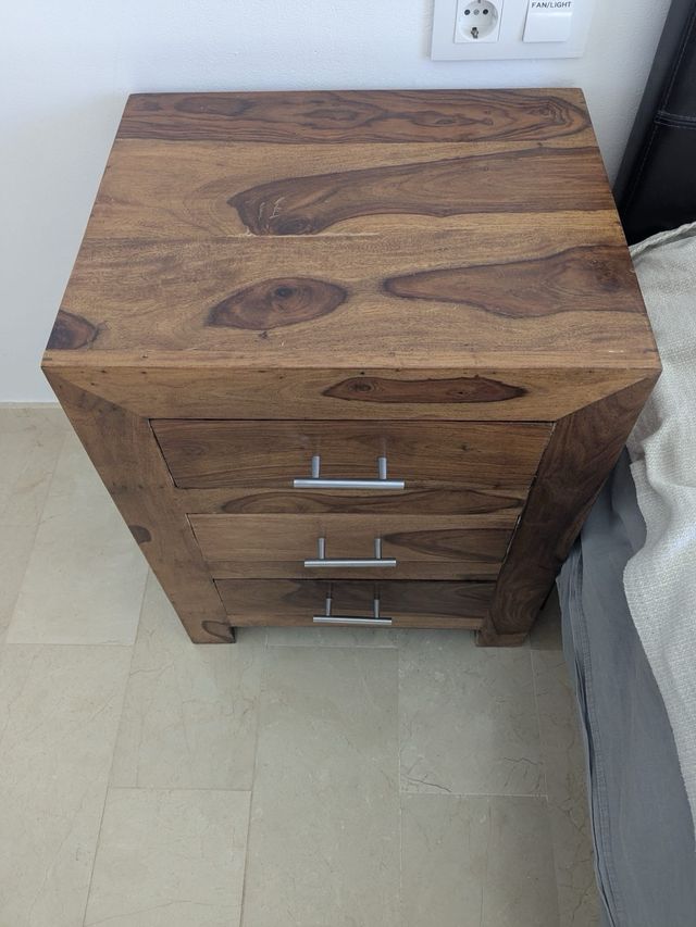 Coppia di Comodini in Legno Rustico Massiccio