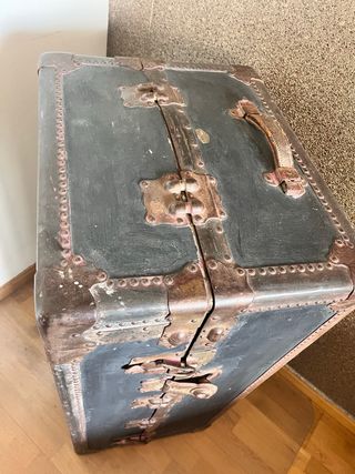 Baúl antiguo estilo mundo