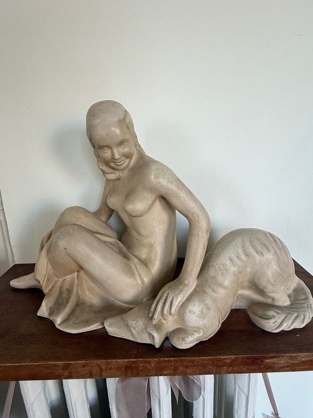 Figura Art Decó Mulher e Galgo