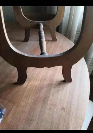 Mobiletto in legno con cassetto