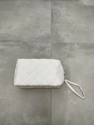 Neceser blanco acolchado