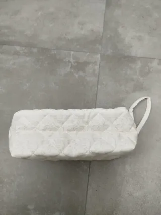 Neceser blanco acolchado