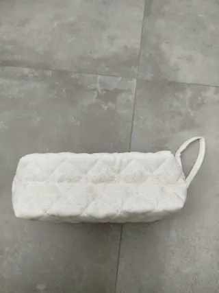 Neceser blanco acolchado