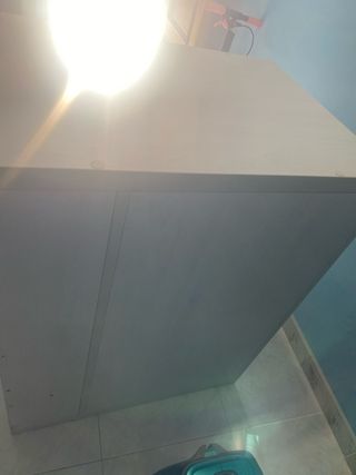 Cajonera blanca y marrón