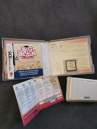 Nintendo DS Blanca + Juego Big Brain Academy