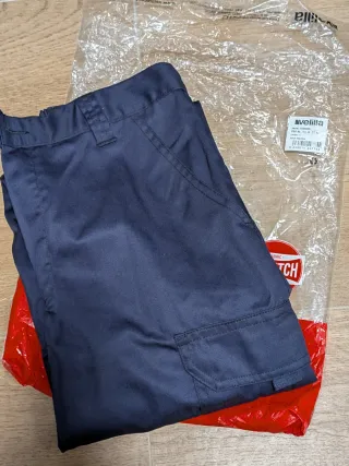 Pantalón azul cargo