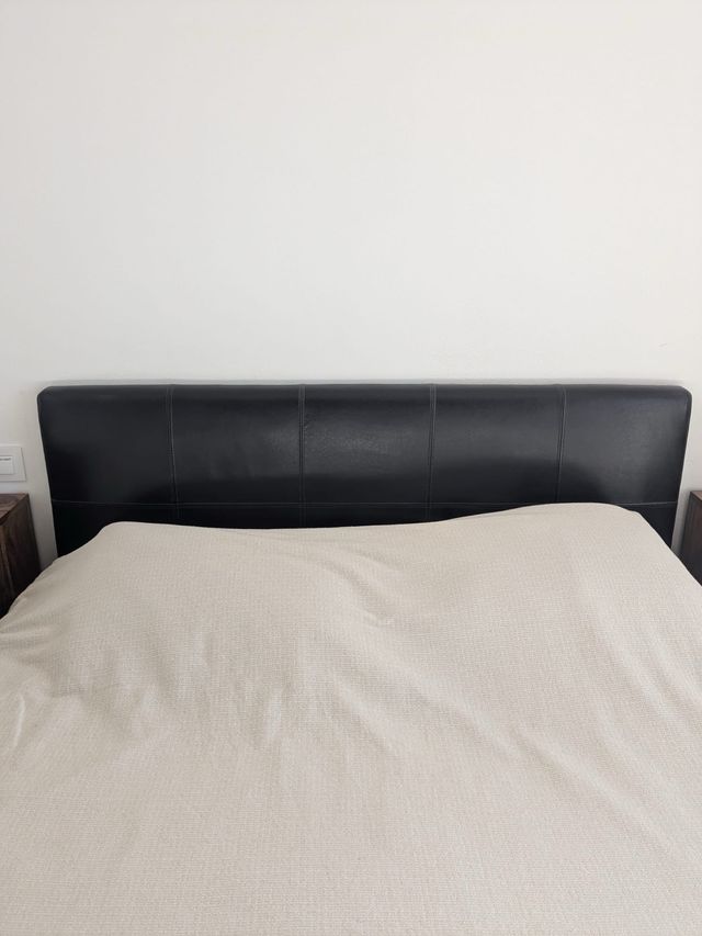 Cabecero in similpelle nera 150 cm