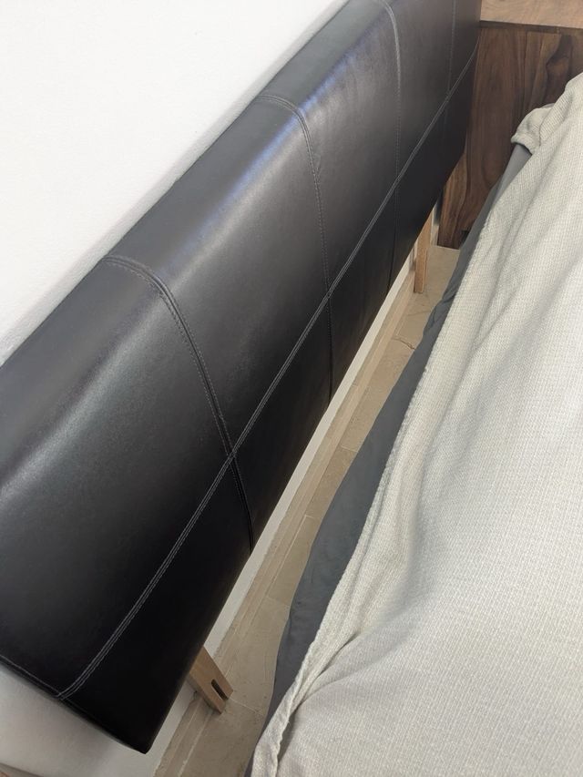 Cabecero in similpelle nera 150 cm