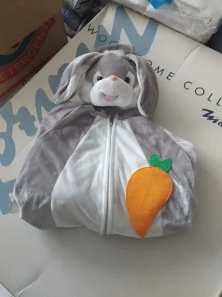 Costume coniglietto con carota