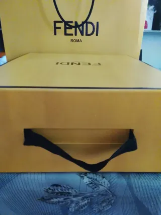 Caja y Bolsa Fendi Roma Amarilla