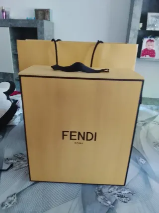 Caja y Bolsa Fendi Roma Amarilla