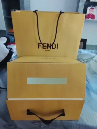 Caja y Bolsa Fendi Roma Amarilla