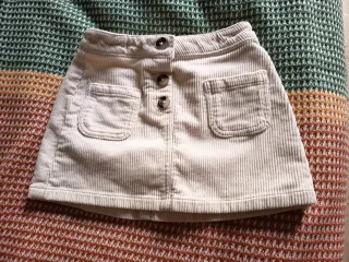 Falda de pana beige para miñas de 7 anos