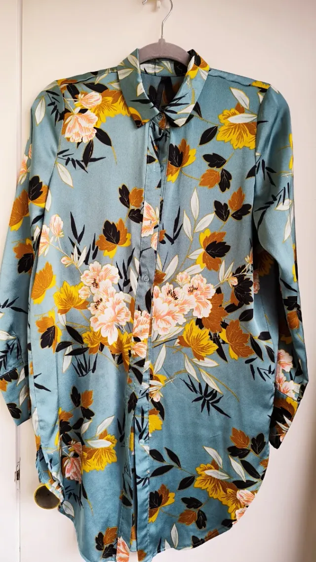 Blusa con stampa floreale blu