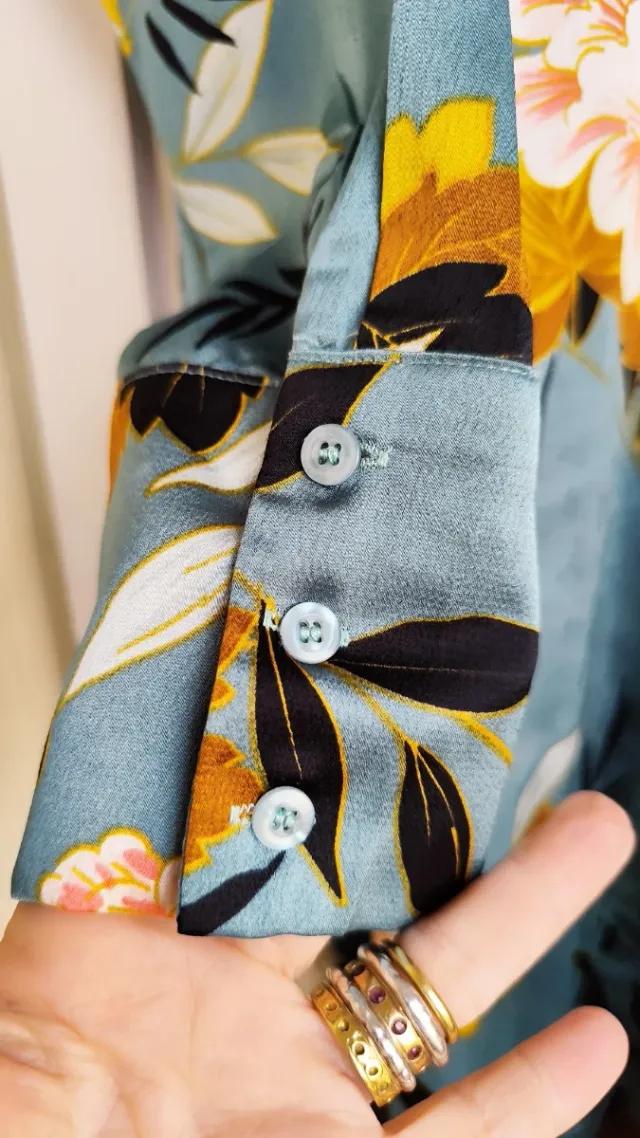 Blusa con stampa floreale blu