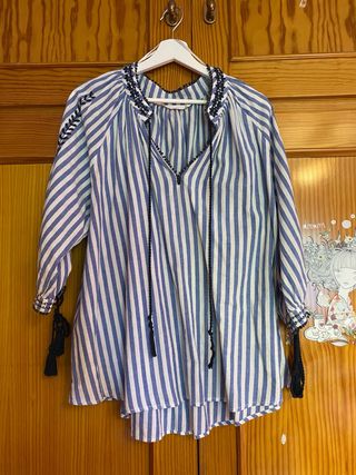 Blusa Zara Rayas Azul y Blanca Talla M