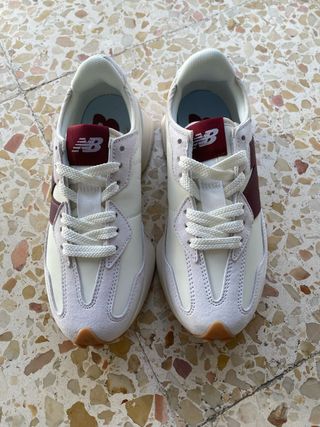 New Balance 327 Rojo y Blanco