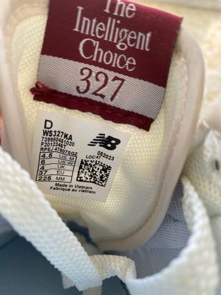 New Balance 327 Rojo y Blanco