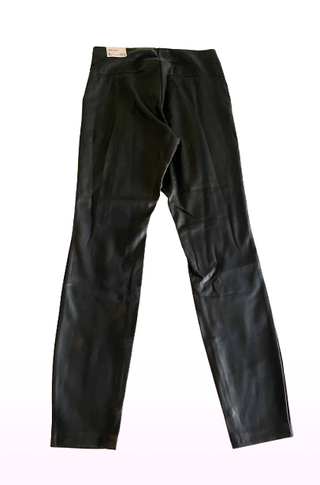 Pantalón efecto piel Stradivarius T.L.