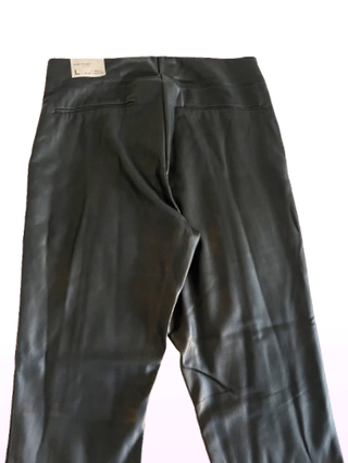 Pantalón efecto piel Stradivarius T.L.