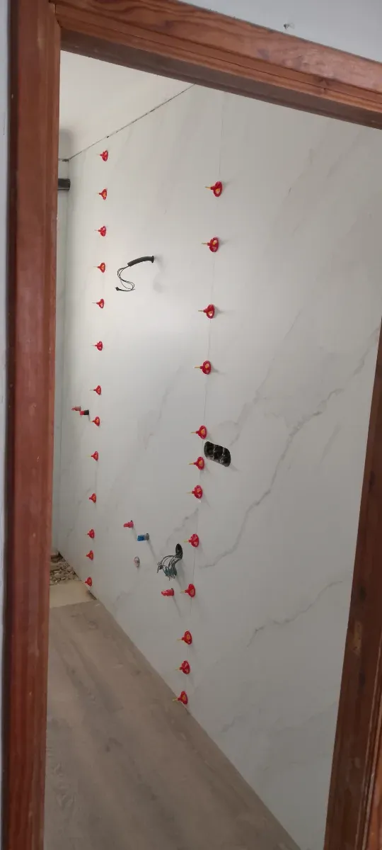 Fabbricazione e montaggio di armadi, cucine, ecc.