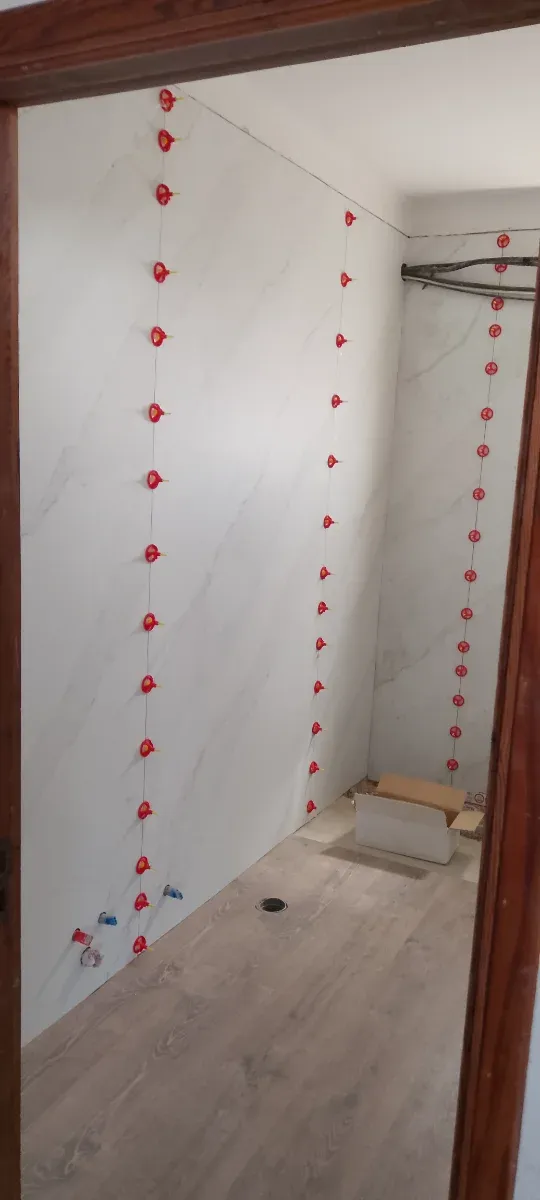 Fabbricazione e montaggio di armadi, cucine, ecc.