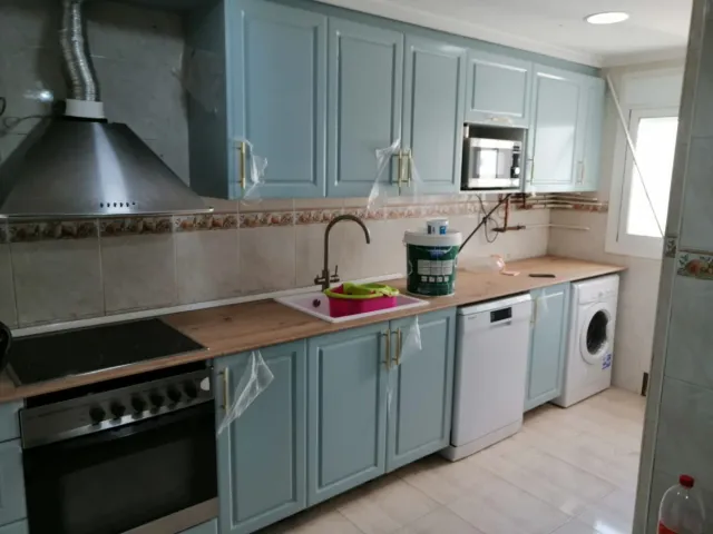 Fabbricazione e montaggio di armadi, cucine, ecc.