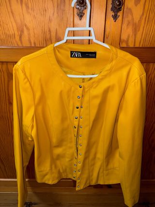Chaqueta Zara Mostaza Talla M