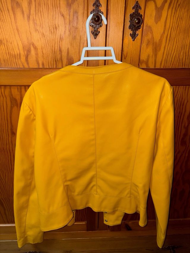 Chaqueta Zara Mostaza Talla M