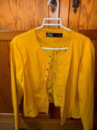 Chaqueta Zara Mostaza Talla M
