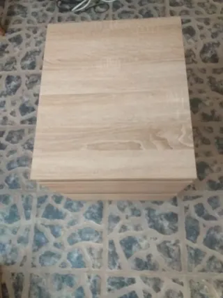 Mesita de noche JYSK madera Medidas : 48x40 55 alt