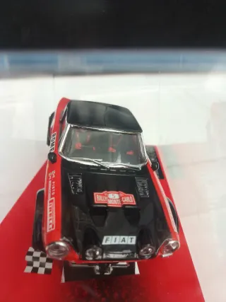 Coche Fiat 124 Spyder Pinto 1:32