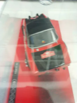 Coche Fiat 124 Spyder Pinto 1:32