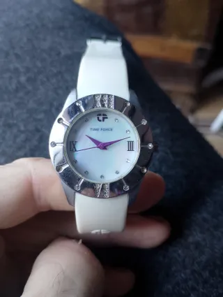 Reloj Time Force Beige/Plata de chica. Funcionando