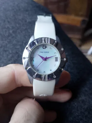 Reloj Time Force Beige/Plata de chica. Funcionando