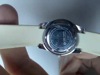 Reloj Time Force Beige/Plata de chica. Funcionando